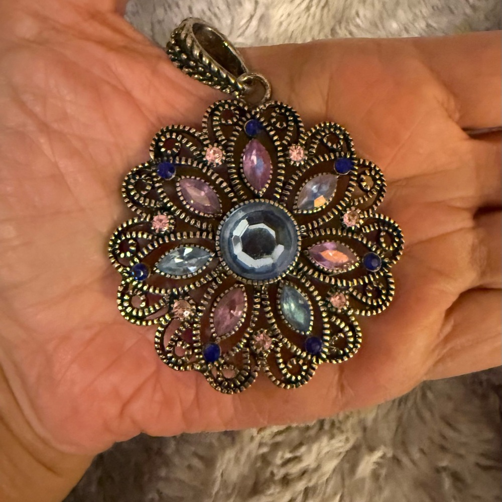 Vintage Silver and Blue Floral Necklace - Picture 8 of 9